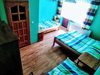 Фермерские дома Willa Wyrostek Баньска Четырехместный номер с балконом-1