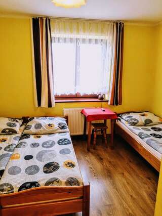 Фермерские дома Willa Wyrostek Баньска Трехместный номер с собственной ванной комнатой-2