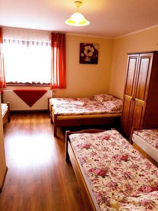 Фермерские дома Willa Wyrostek Баньска Семейный номер с видом на горы-2